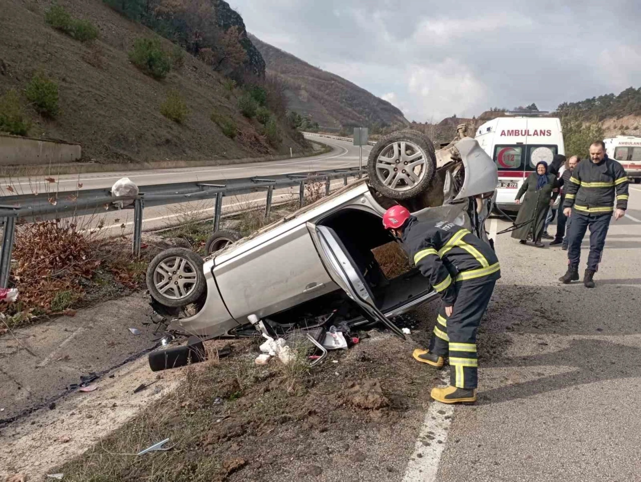 Tokat’ta kontrolden çıkan otomobil ters döndü: 5 yaralı
