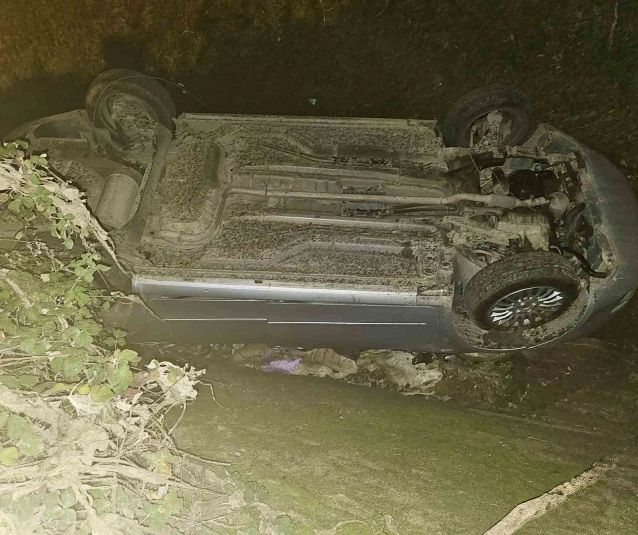 Tokat&rsquo;ta otomobil su kanalına d&uuml;şt&uuml;: 1 yaralı
