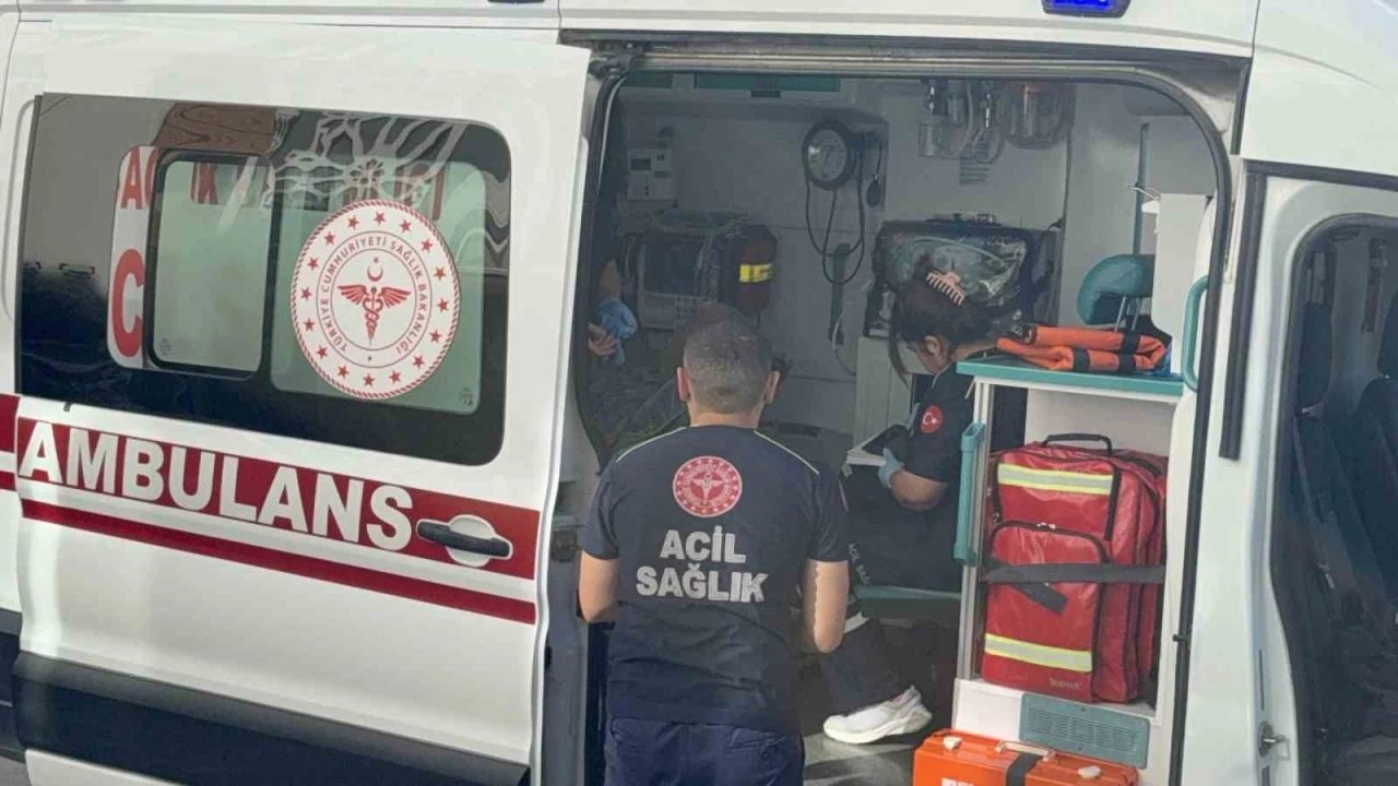 Tokat’ta tavuk yedikten sonra fenalaşan yaşlı adam hastaneye kaldırıldı
