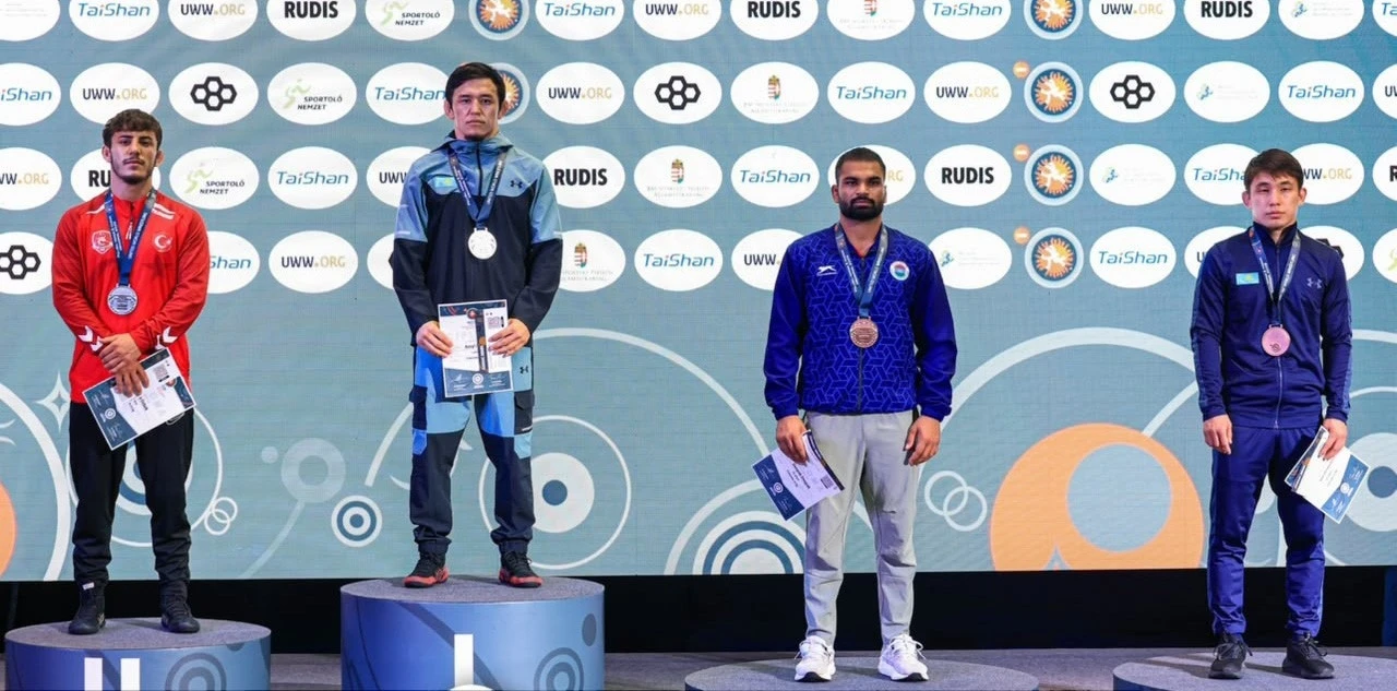 Tolga &Ouml;zbek&rsquo;ten g&uuml;m&uuml;ş, Alperen Atar&rsquo;dan bronz madalya
