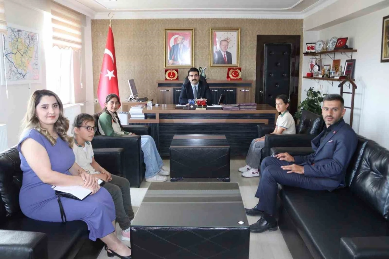 Tomarza&rsquo;da en &ccedil;ok kitap okuyan &ouml;ğrenciler &ouml;d&uuml;llendirildi
