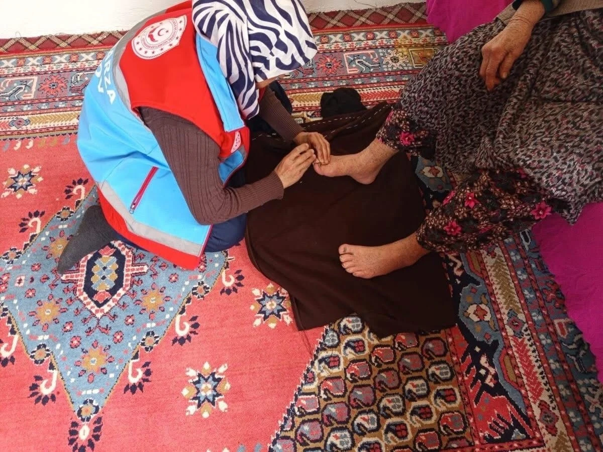 Tomarza&rsquo;da Yaşlılar Haftası&rsquo;nda anlamlı hizmet

