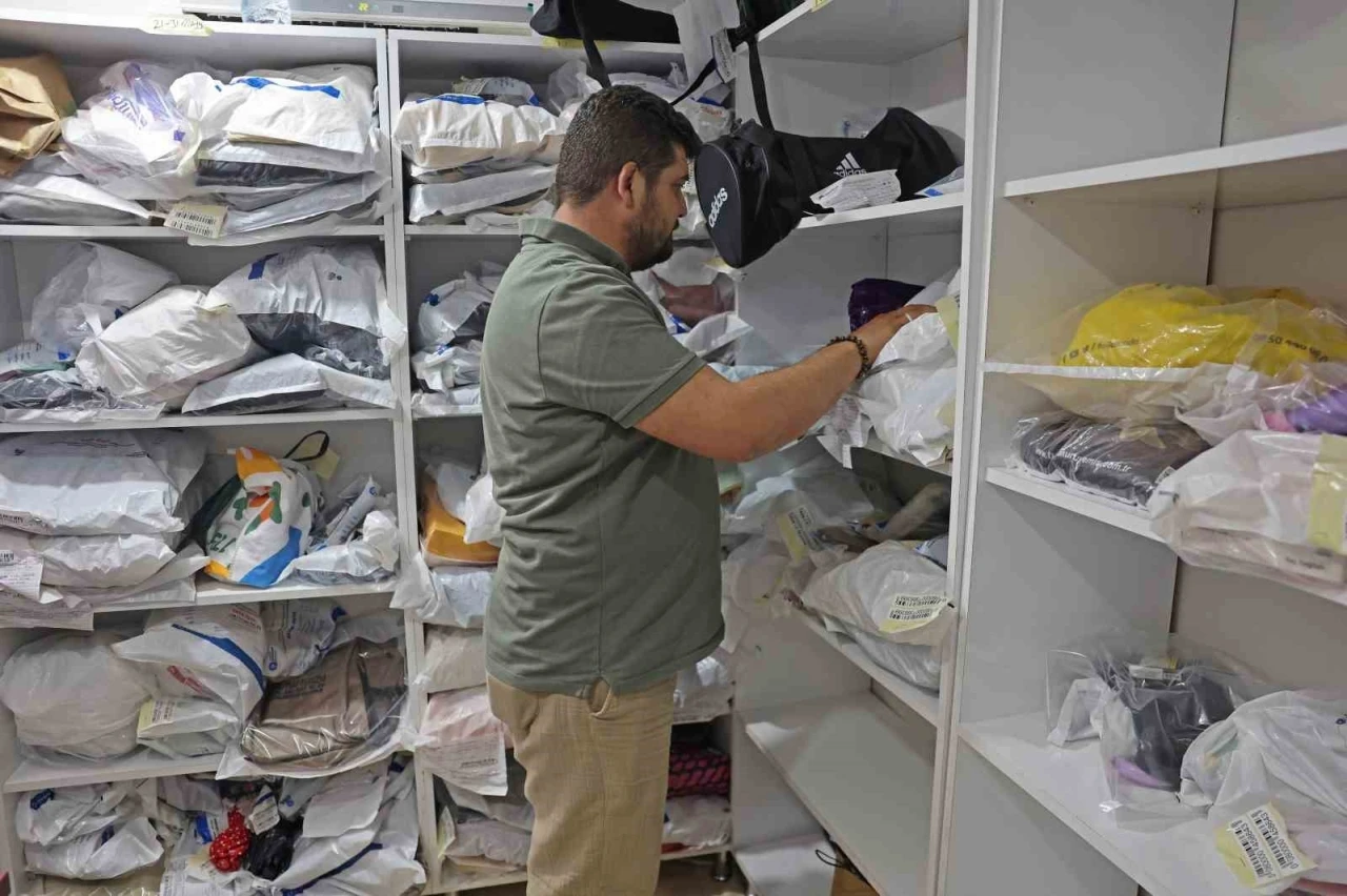 Toplu taşımada unutulan eşyalar sahiplerini bekliyor
