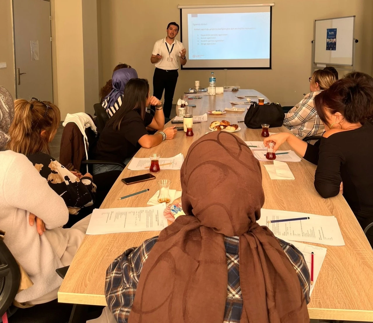 Toplumun her kesimini sağlık eğitimi
