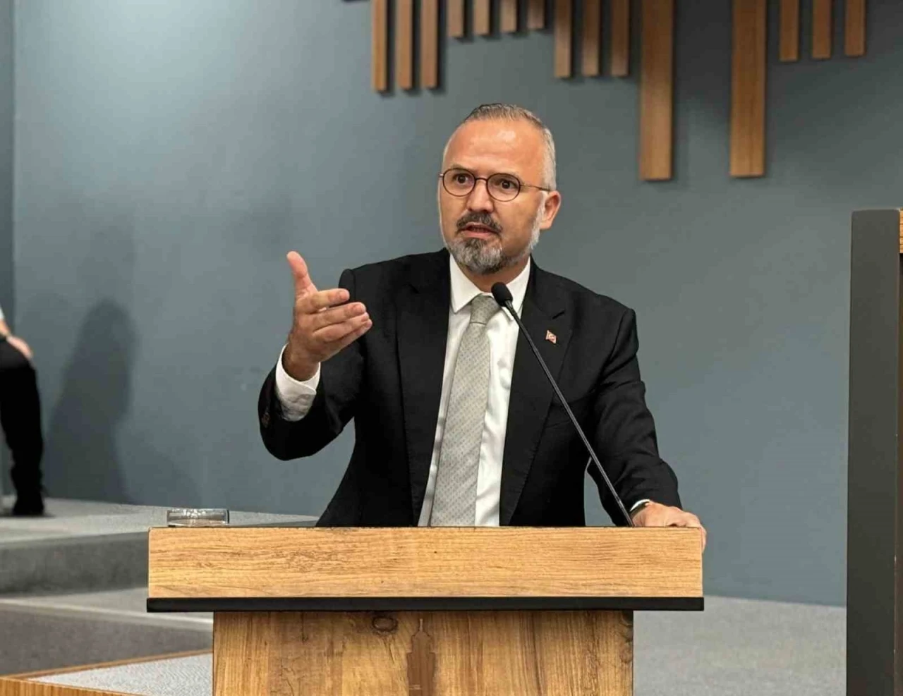 Torbalı’da yağışın ardından kurban pazarını su bastı
