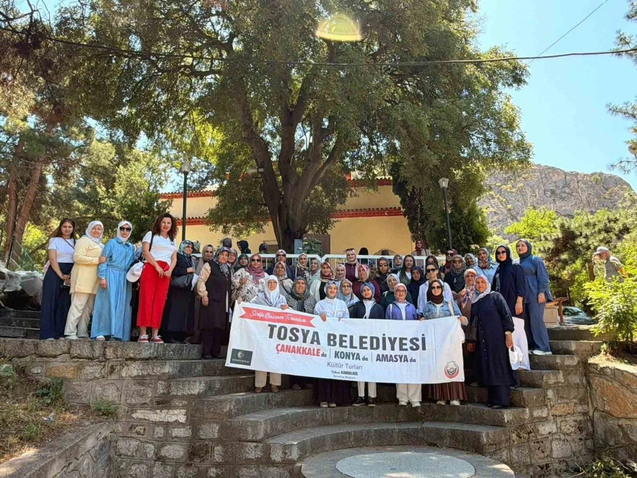 Tosya&rsquo;da yaşayan bin 600 vatandaş &uuml;cretsiz turla Amasya&rsquo;yı gezdi
