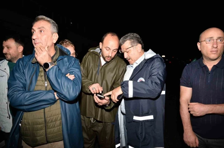 Trabzon Büyükşehir Belediye Başkanı Genç: "Selde bir vatandaşımız yaralandı, bir vatandaşımızdan da henüz haber alamadık"