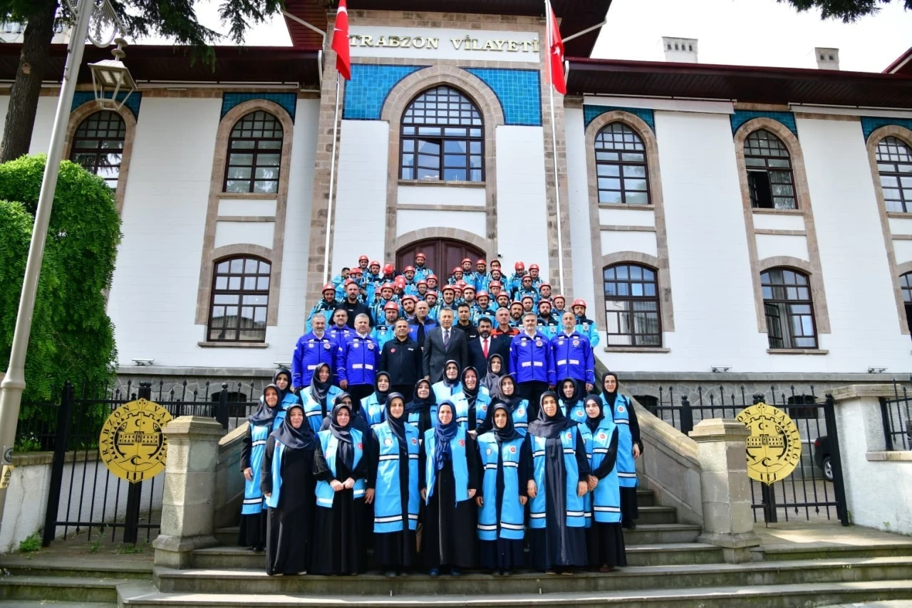 Trabzon&rsquo;da 50 imam-hatip ile 20 Kur&rsquo;an-ı Kerim Kursu &ouml;ğreticisi AFAD g&ouml;n&uuml;ll&uuml;s&uuml; oldu

