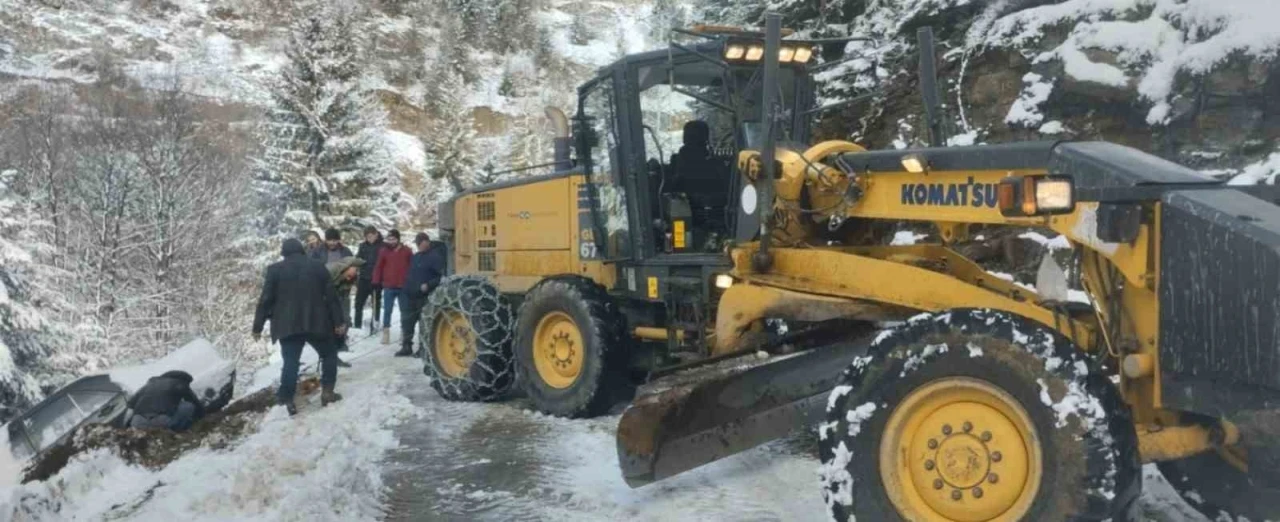 Trabzon&rsquo;da belediye ekiplerinin kış mesaisi başladı

