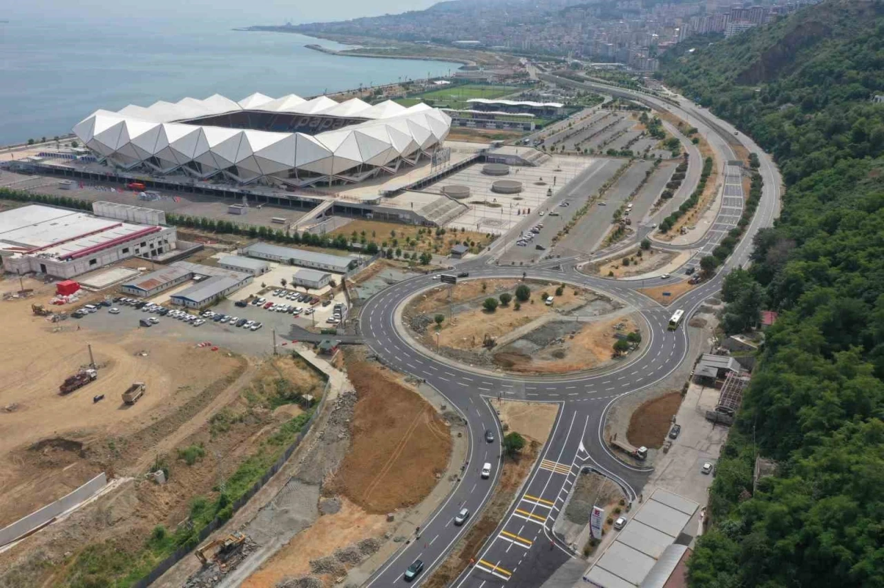 Trabzon Şehir Hastanesi Kavşağı trafiğe açıldı
