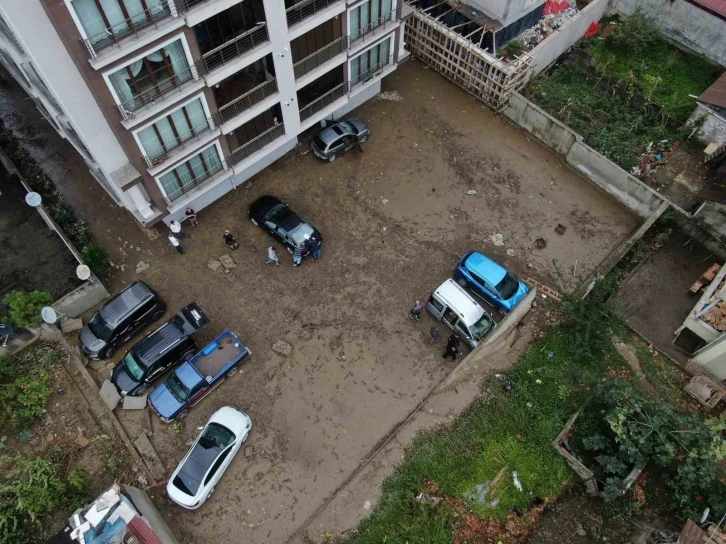 Trabzon’un Sürmene ilçesinde sular çekildi, hasarın boyutu ortaya çıktı