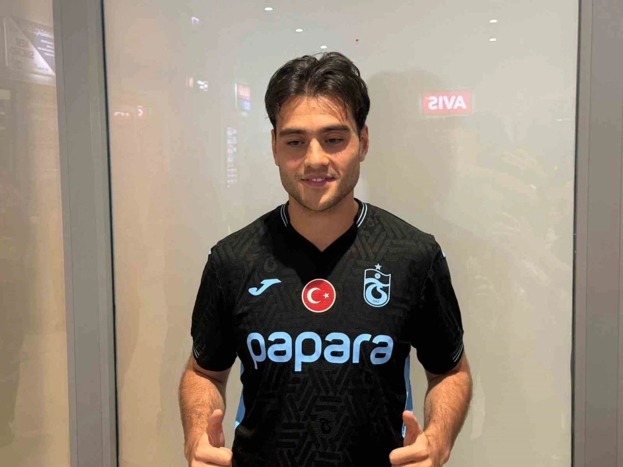 Trabzonspor, Aral Şimşir&rsquo;i a&ccedil;ıkladı

