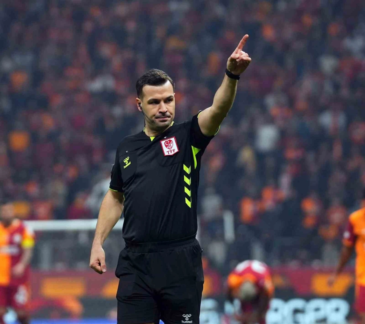 Trabzonspor’da Benjamin Bouchouari kırmızı kart gördü
