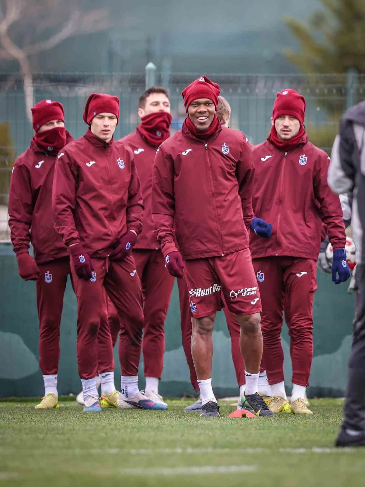 Trabzonspor i&ccedil;eride ve dışarıda eşit puan topladı
