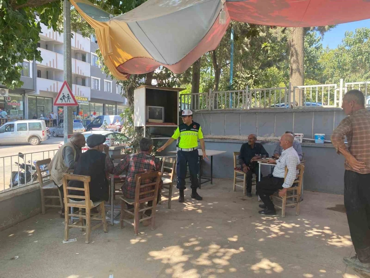 Trafik jandarmasından güvenli tarım eğitimi
