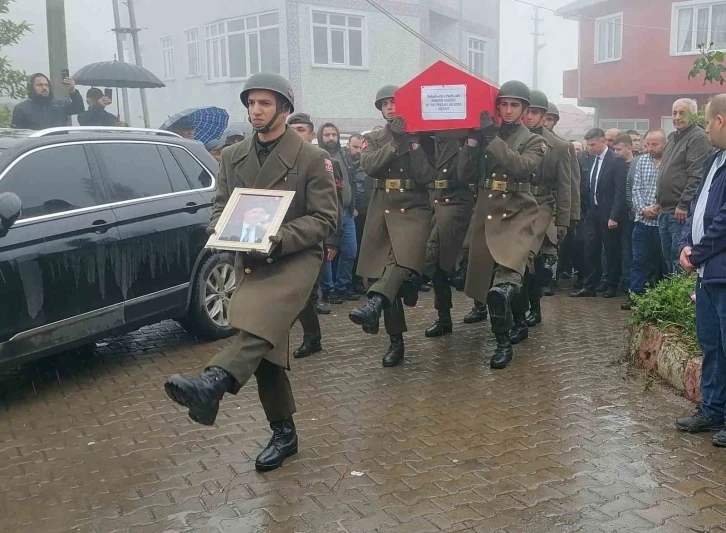 Trafik kazasında hayatını kaybeden Kıbrıs gazisi son yolculuğuna uğurlandı
