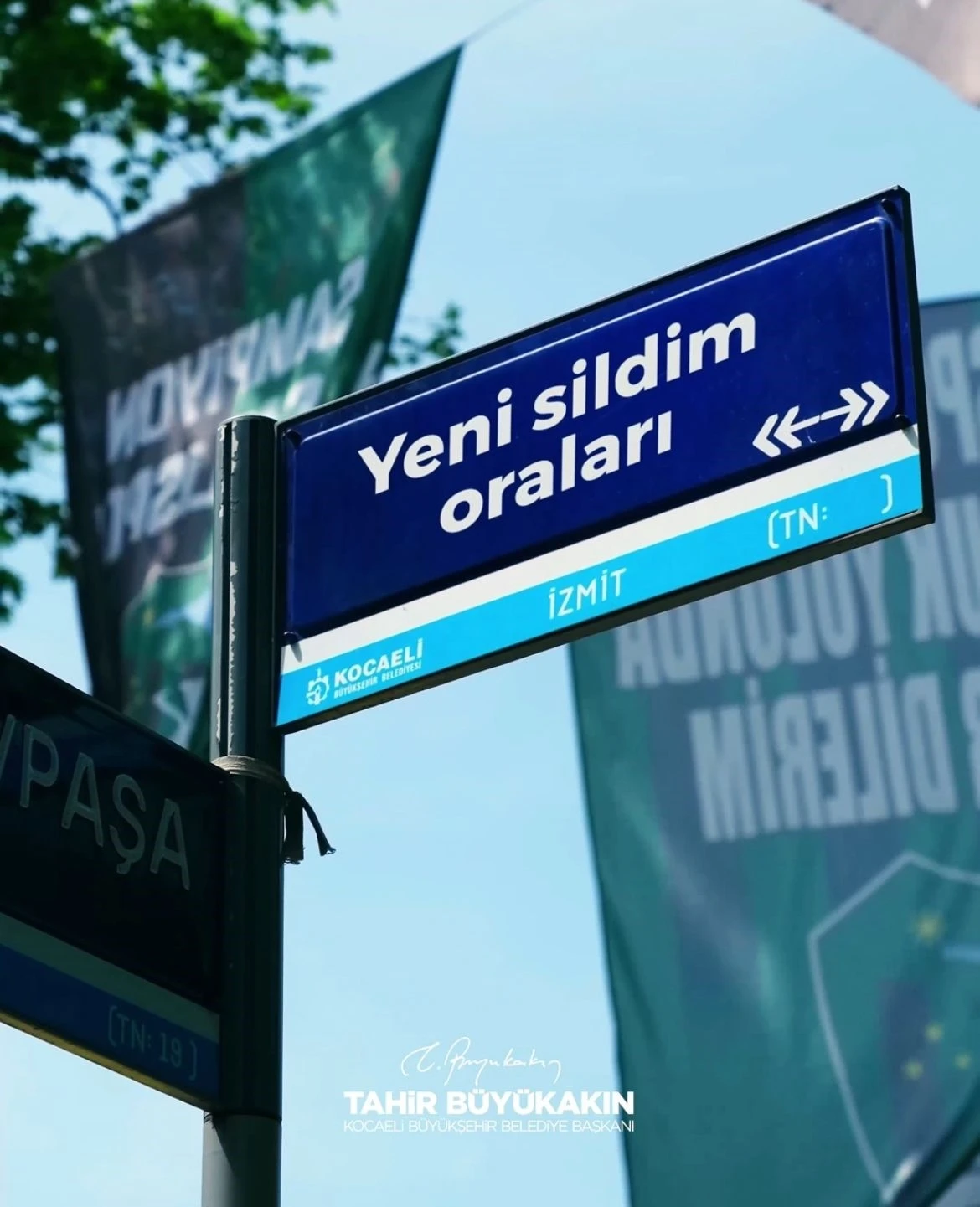 Trafik levhalarında anne sözleri

