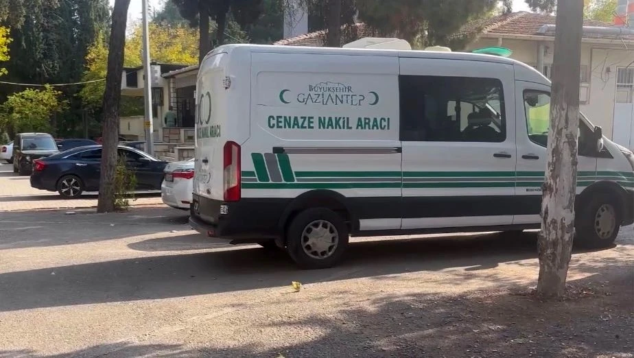 Traktör kazasında hayatını kaybeden çiftçinin cenazesi ailesine teslim edildi
