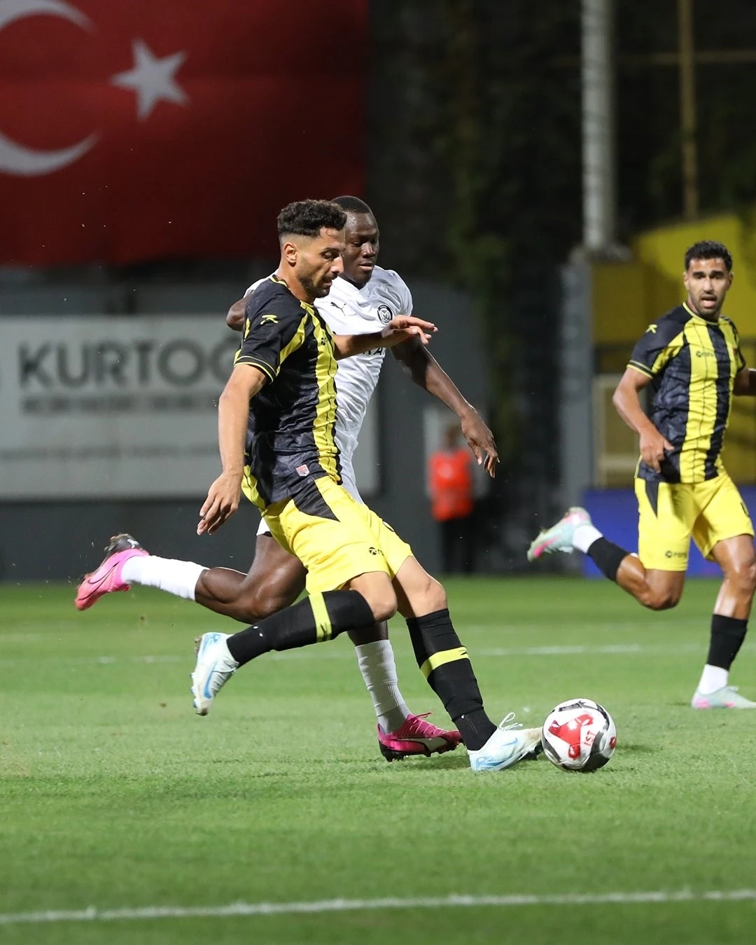 Trendyol 1. Lig: İstanbulspor: 1 - Manisa FK: 1
