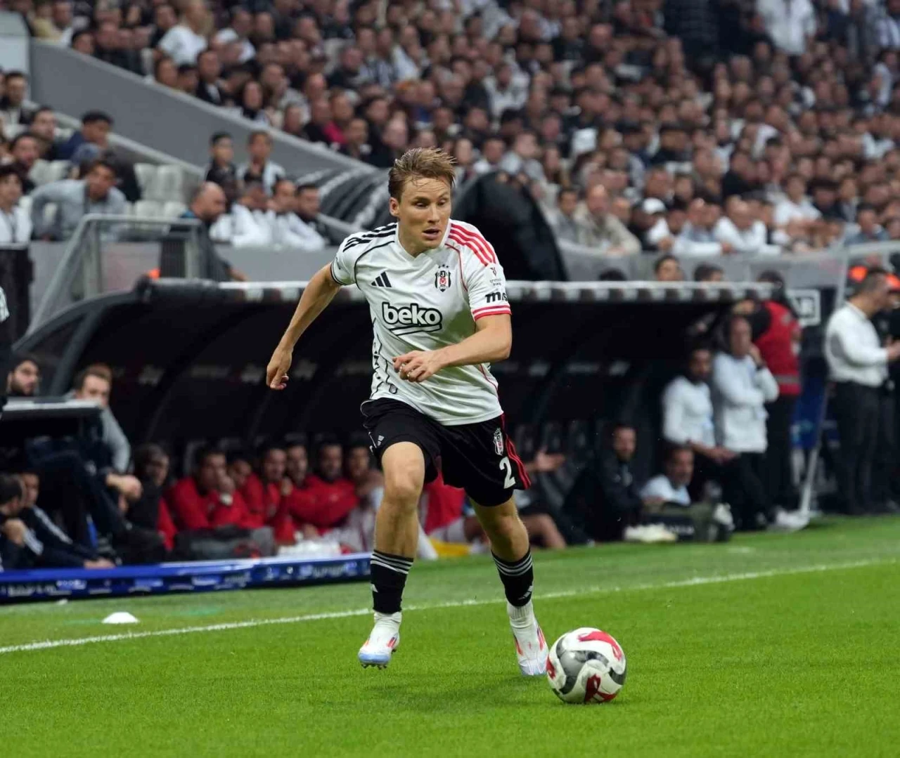 Trendyol Süper Lig: Beşiktaş: 0 - Gençlerbirliği: 0 (İlk yarı)
