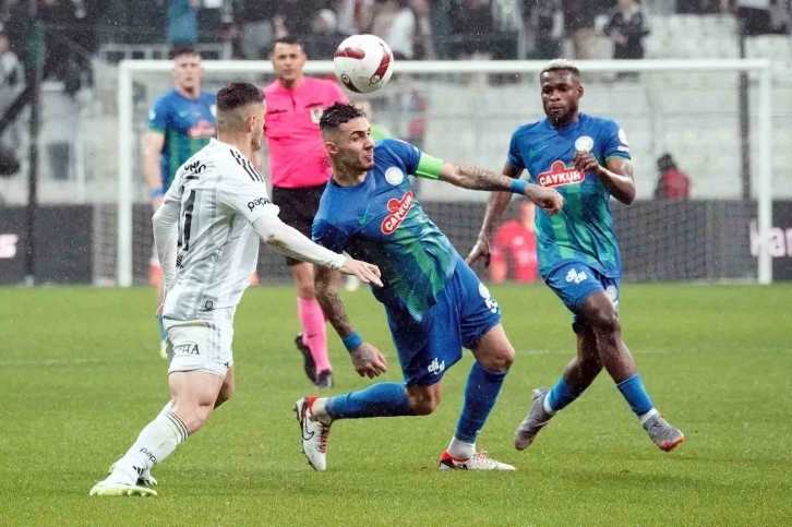 Trendyol Süper Lig: Beşiktaş: 1 - Çaykur Rizespor: 1 (İlk yarı)
