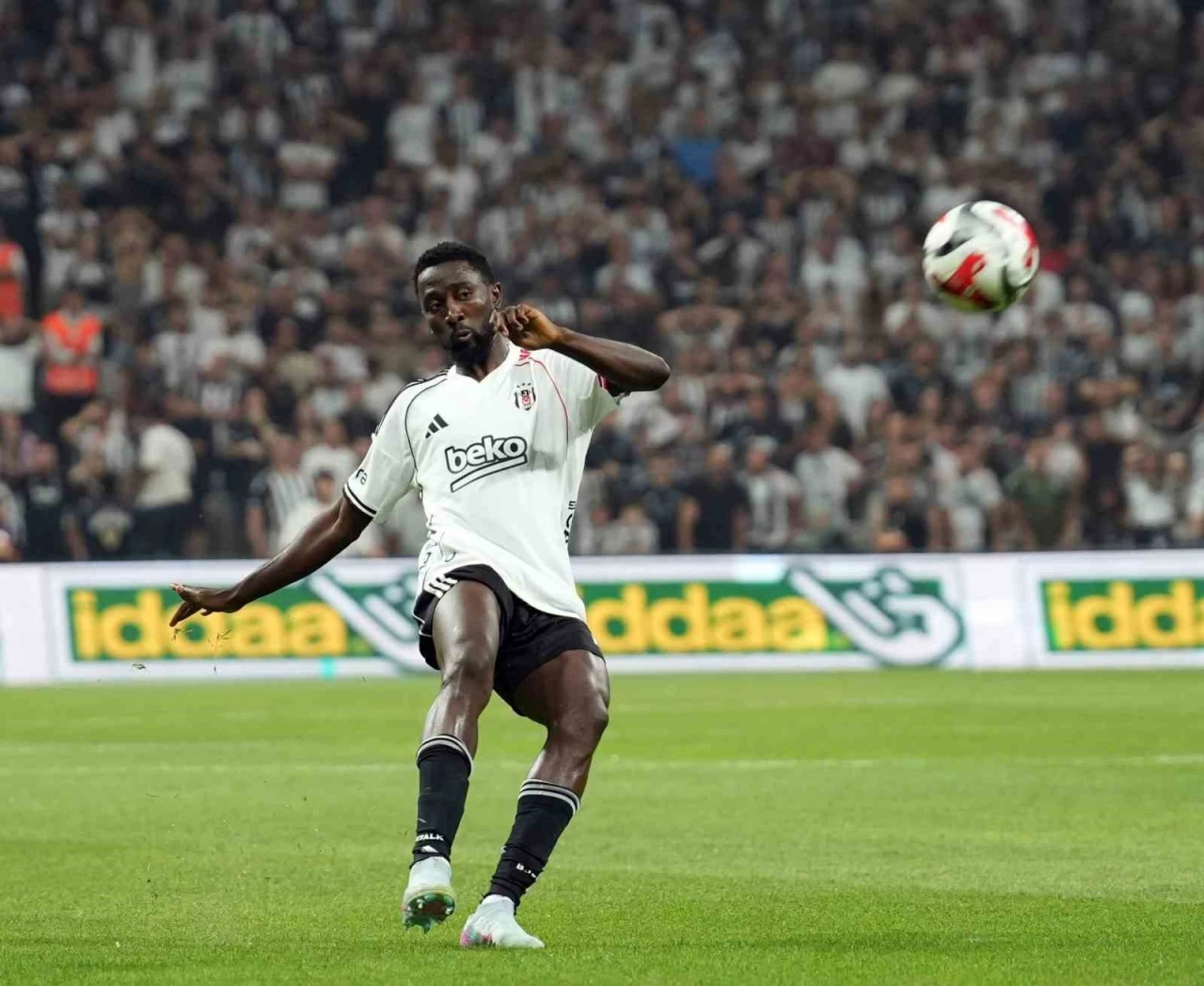 Trendyol Süper Lig: Beşiktaş: 1 - Eyüpspor: 1 (İlk yarı)
