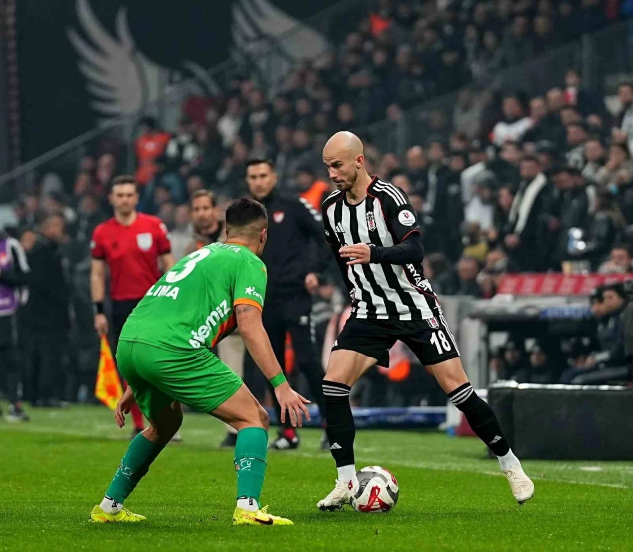Trendyol S&uuml;per Lig: Beşiktaş: 2 - Corendon Alanyaspor: 2 (Ma&ccedil; sonucu)
