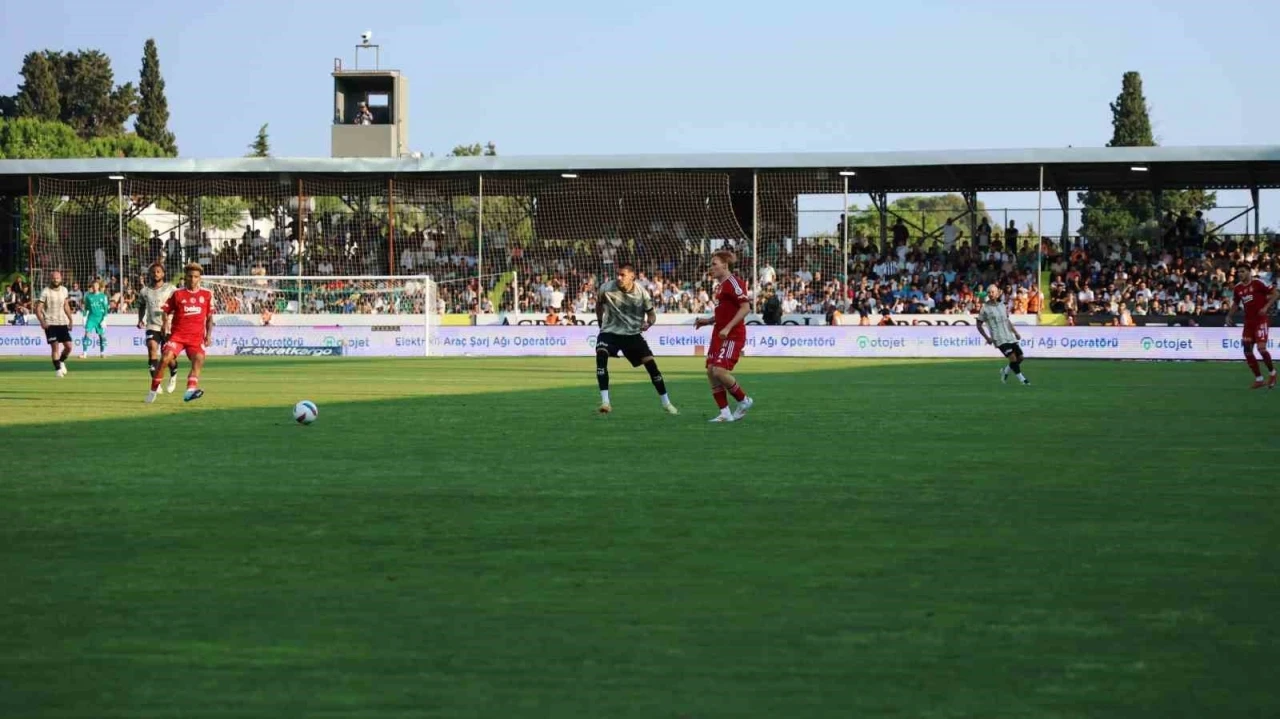 Trendyol Süper Lig: Bodrum FK: 0 - Beşiktaş: 3 (İlk yarı)
