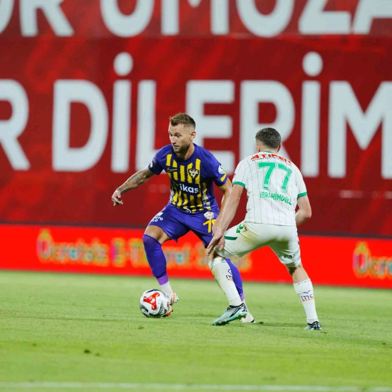 Trendyol Süper Lig: Eyüpspor: 0 - Konyaspor: 3 (İlk yarı)
