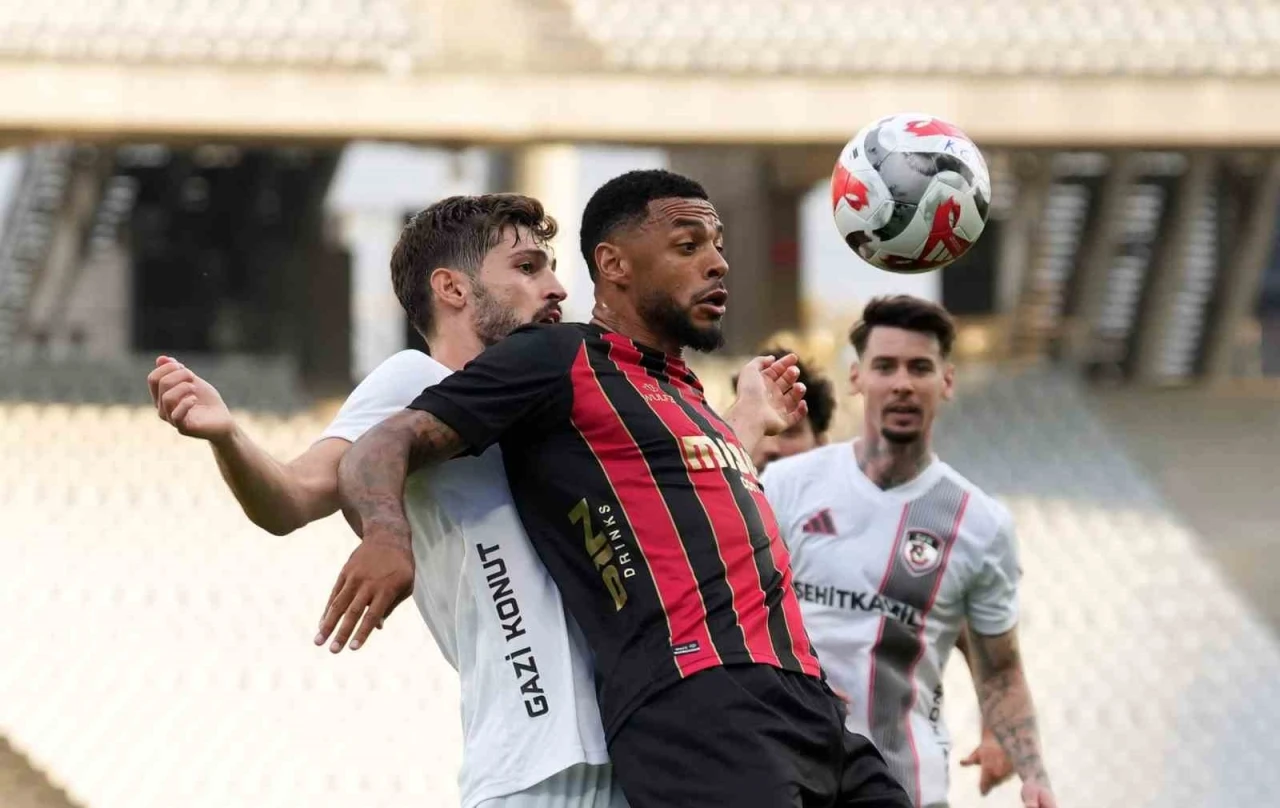 Trendyol Süper Lig: Fatih Karagümrük: 0 - Gaziantep FK: 0 (İlk yarı)
