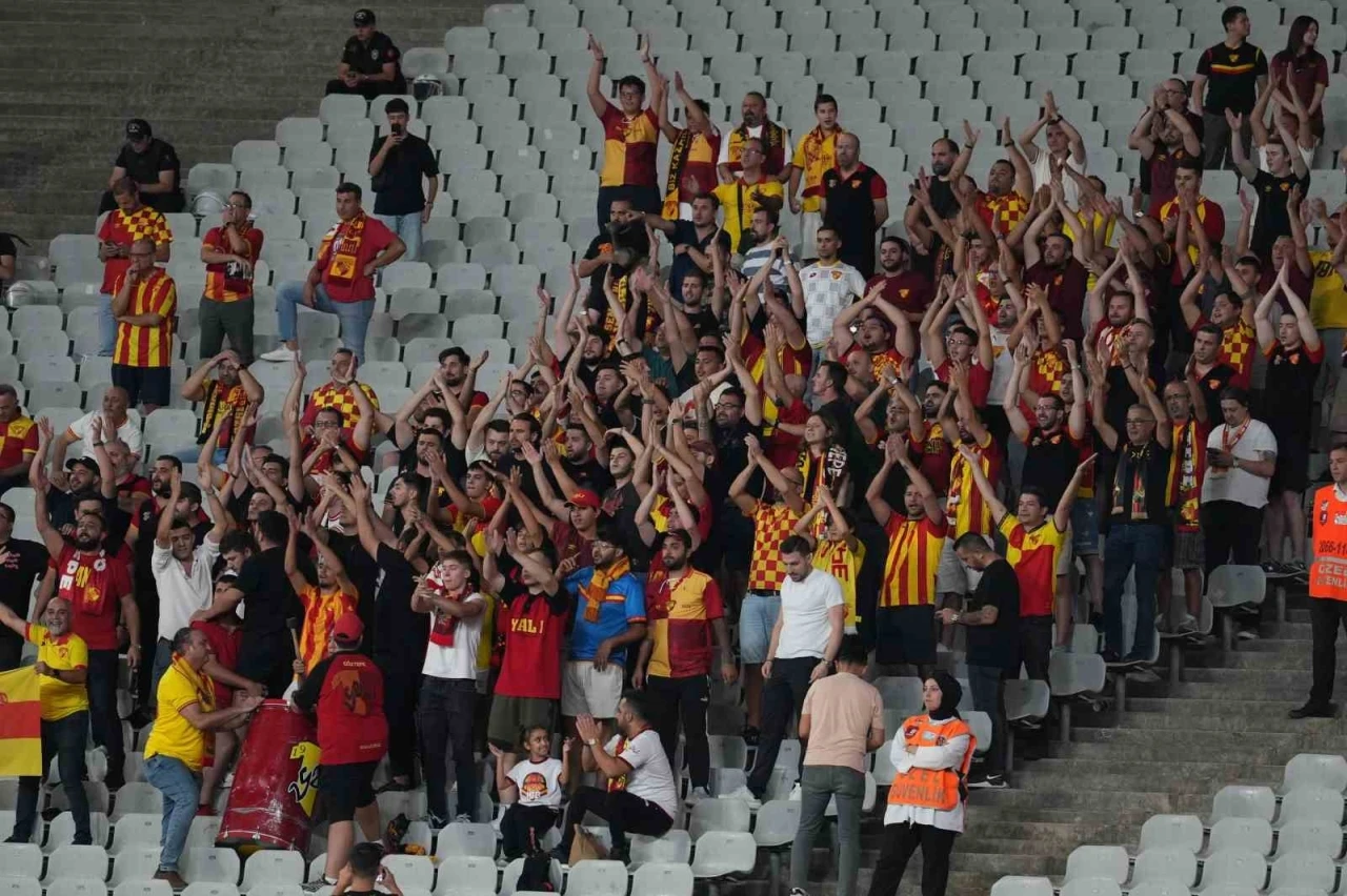 Trendyol Süper Lig: Fatih Karagümrük: 0 - Göztepe: 1 (İlk yarı)
