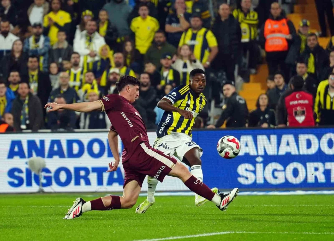 Trendyol S&uuml;per Lig: Fenerbah&ccedil;e: 1 - G&ouml;ztepe: 1 (İlk yarı)
