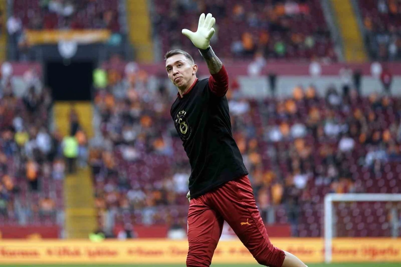 Trendyol Süper Lig: Galatasaray: 0 - Başakşehir: 0 (Maç devam ediyor)
