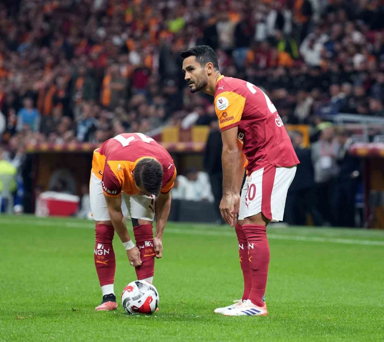 Trendyol Süper Lig: Galatasaray: 0 - Beşiktaş: 1 (İlk yarı)
