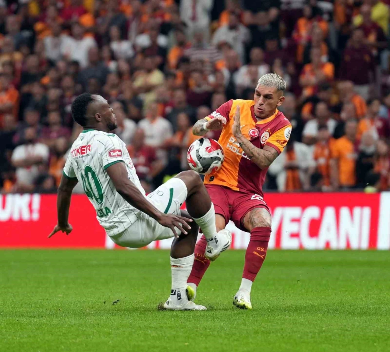 Trendyol Süper Lig: Galatasaray: 0 - Konyaspor: 0 (Maç devam ediyor)
