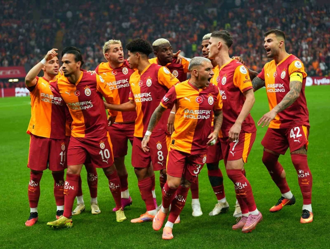 Trendyol Süper Lig: Galatasaray: 0 - Trabzonspor: 0 (İlk yarı)