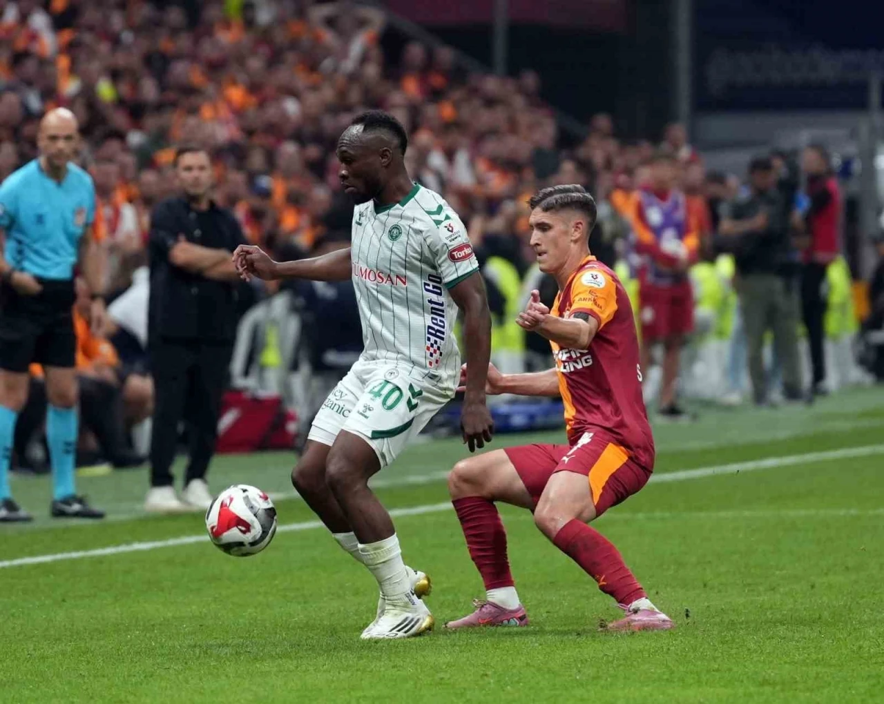 Trendyol Süper Lig: Galatasaray: 2 - Konyaspor: 0 (İlk yarı)
