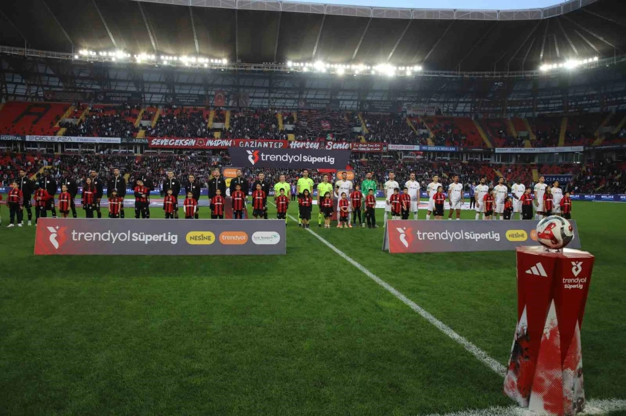 Trendyol Süper Lig: Gaziantep FK: 0 - Eyüpspor: 1 (Maç devam ediyor)
