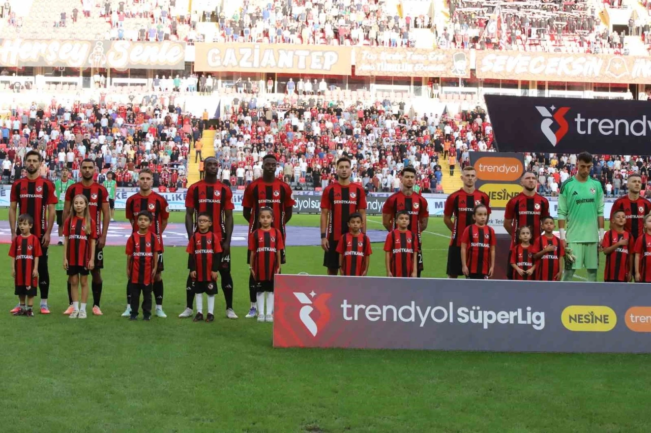 Trendyol Süper Lig: Gaziantep FK: 0 - Samsunspor: 2 (Maç devam ediyor)
