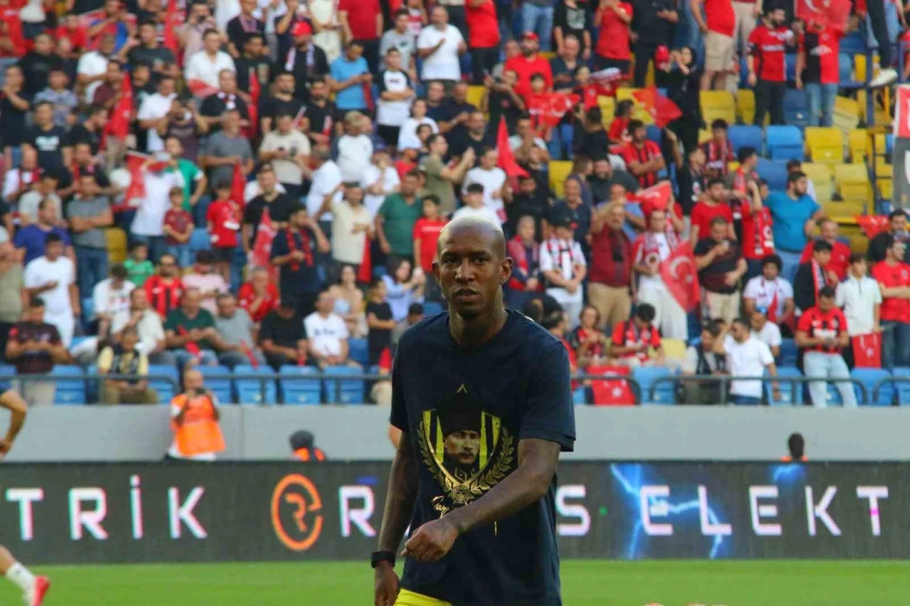 Trendyol Süper Lig: Gençlerbirliği: 0 - Fenerbahçe: 1 (Maç devam ediyor)
