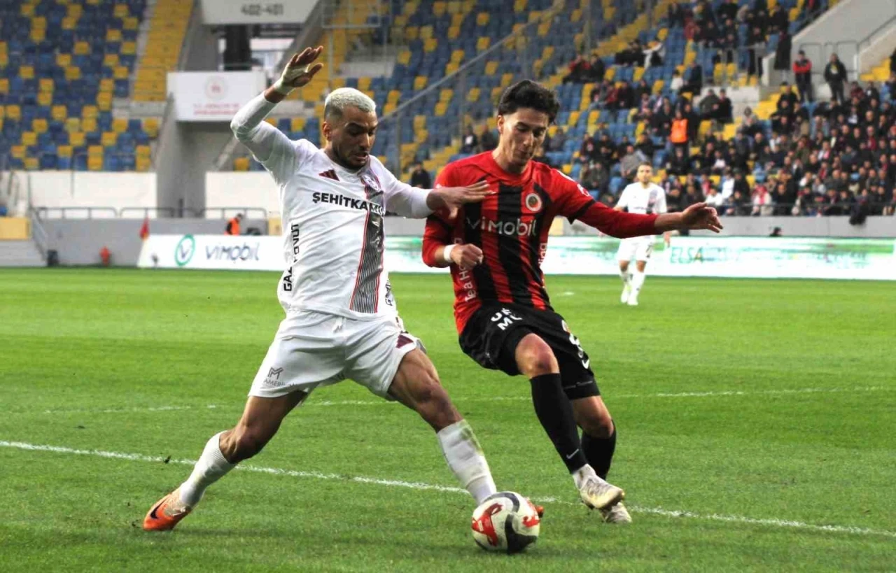 Trendyol S&uuml;per Lig: Gen&ccedil;lerbirliği: 1 - Gaziantep FK: 0 (İlk yarı)
