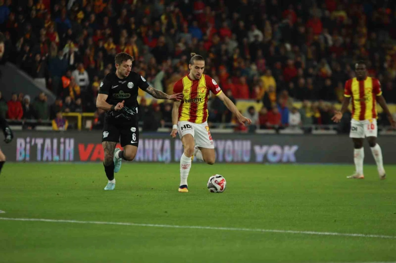 Trendyol S&uuml;per Lig: G&ouml;ztepe: 1 - &Ccedil;aykur Rizespor: 0 (İlk yarı)
