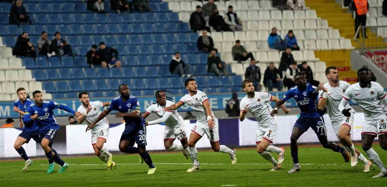 Trendyol Süper Lig: Kasımpaşa: 0 - Gençlerbirliği: 0 (Maç sonucu)

