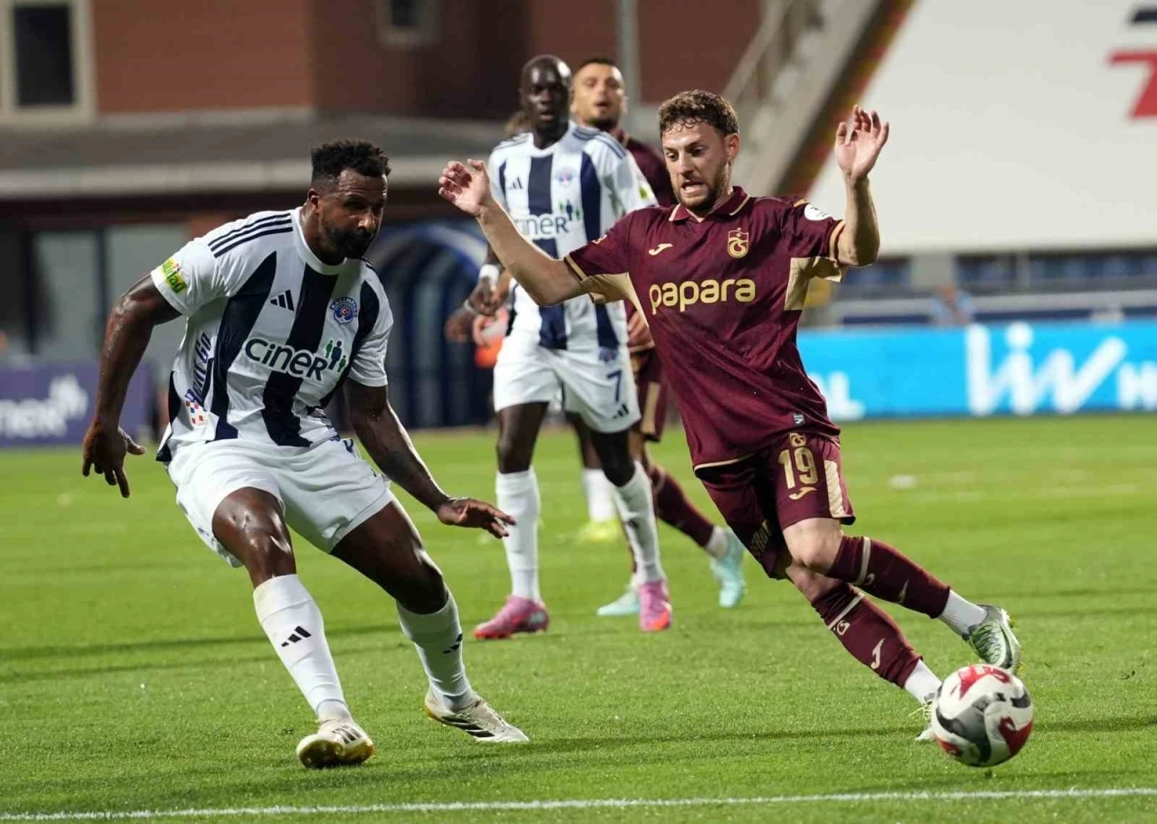 Trendyol Süper Lig: Kasımpaşa: 0 - Trabzonspor: 0 (İlk yarı)
