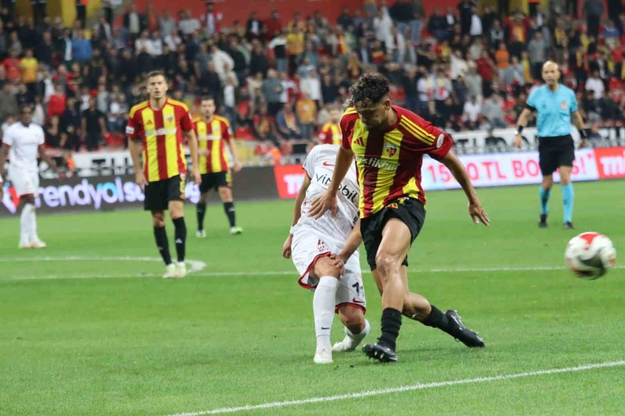 Trendyol Süper Lig: Kayserispor: 0 - Gençlerbirliği: 1 (İlk yarı)
