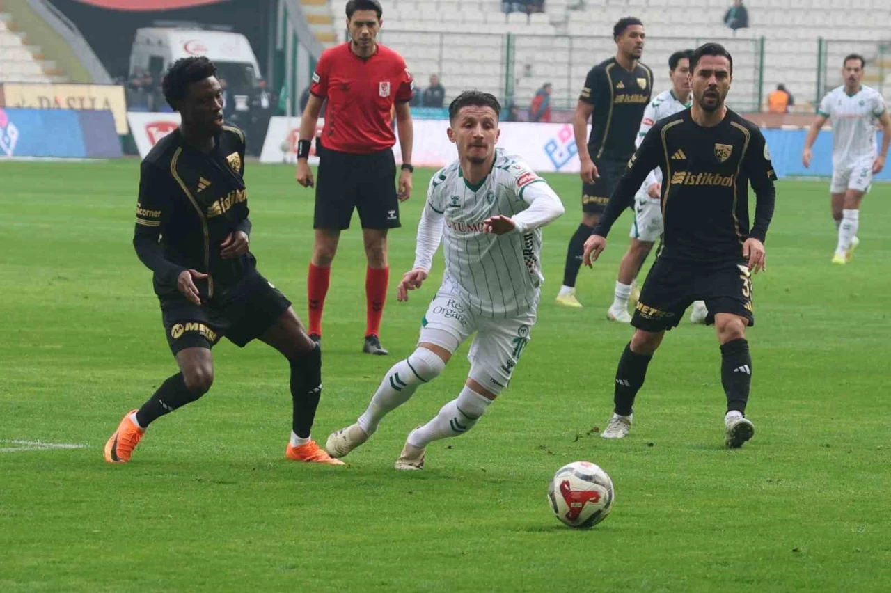 Trendyol S&uuml;per Lig: Konyaspor: 0 - Kayserispor: 0 (İlk yarı)
