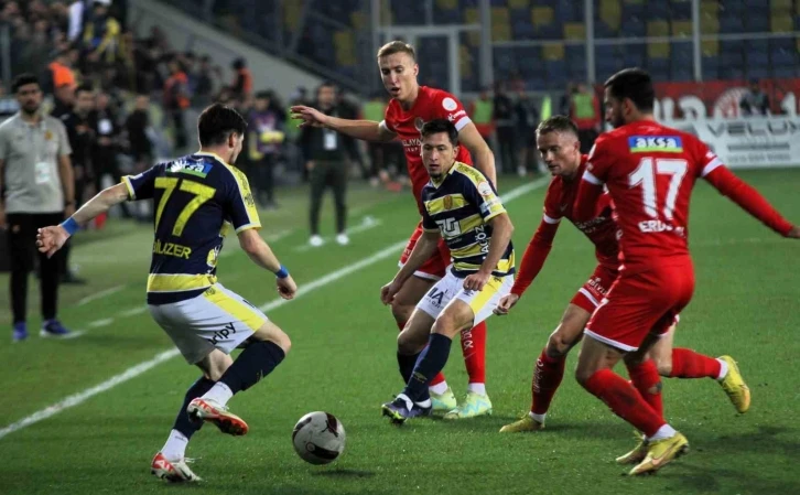 Trendyol Süper Lig: MKE Ankaragücü: 0 - Antalyaspor: 2 (İlk yarı)