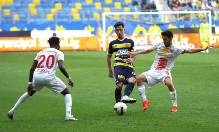 Trendyol S&uuml;per Lig: MKE Ankarag&uuml;c&uuml;: 0 - Kayserispor: 0 (İlk yarı)
