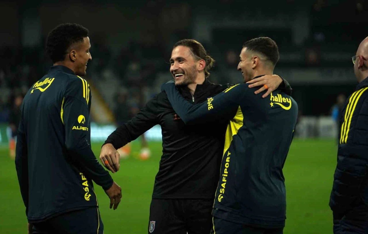 Trendyol Süper Lig: RAMS Başakşehir: 0 - Fenerbahçe: 0 (Maç devam ediyor)
