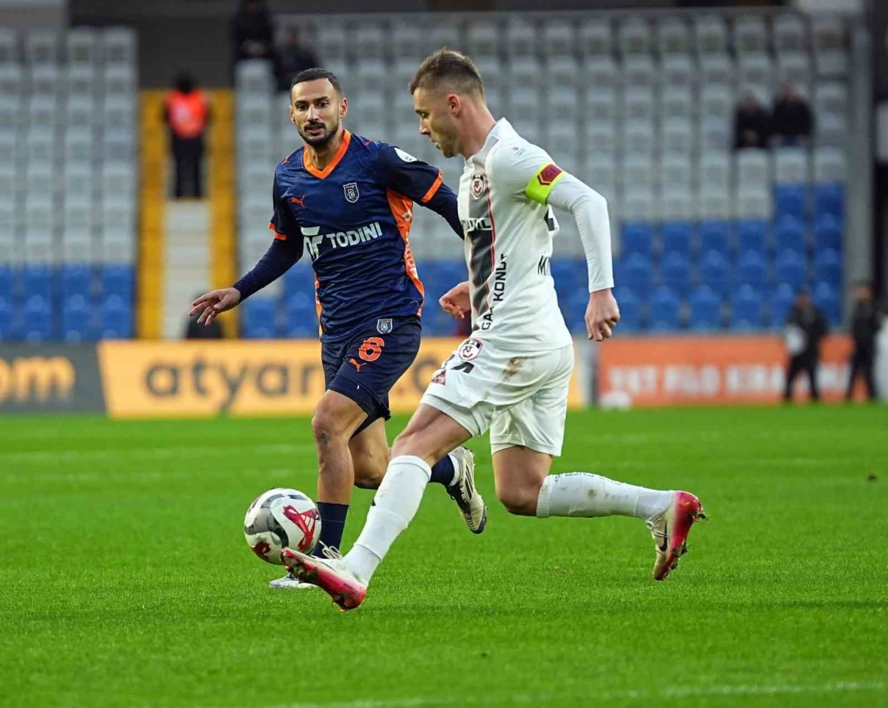 Trendyol S&uuml;per Lig: RAMS Başakşehir: 0 - Gaziantep FK: 0 (Ma&ccedil; devam ediyor)
